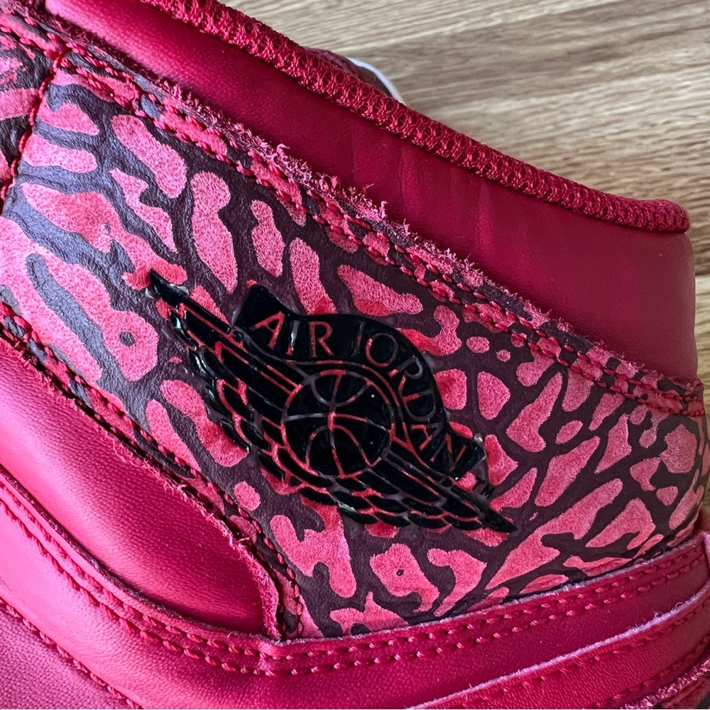 2015 AirJordan 1 Retro High Red Elephant Print sneakers 839115-600 - Picture 13 of 13
